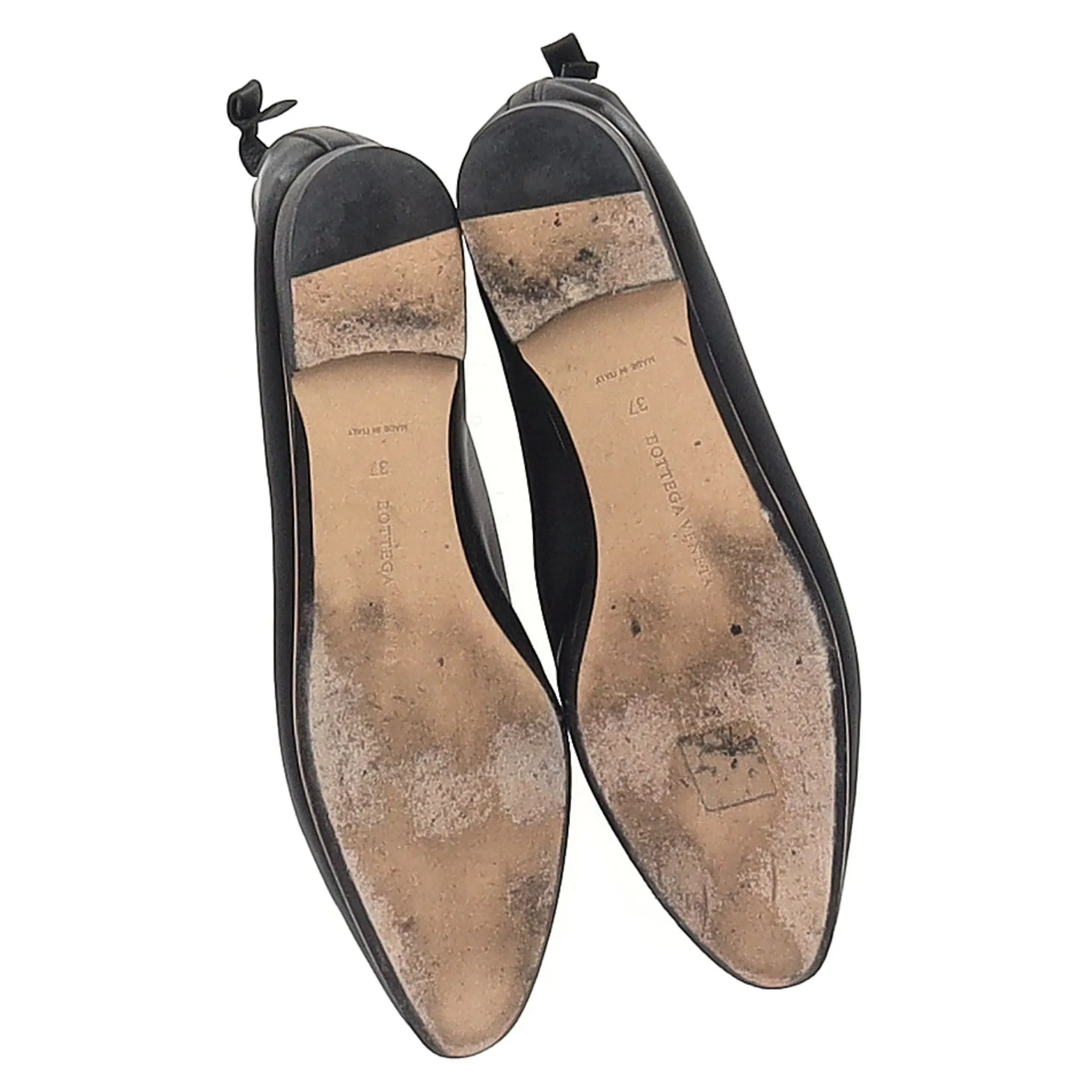 Bottega Veneta Almond Toe Flats in Black Leather