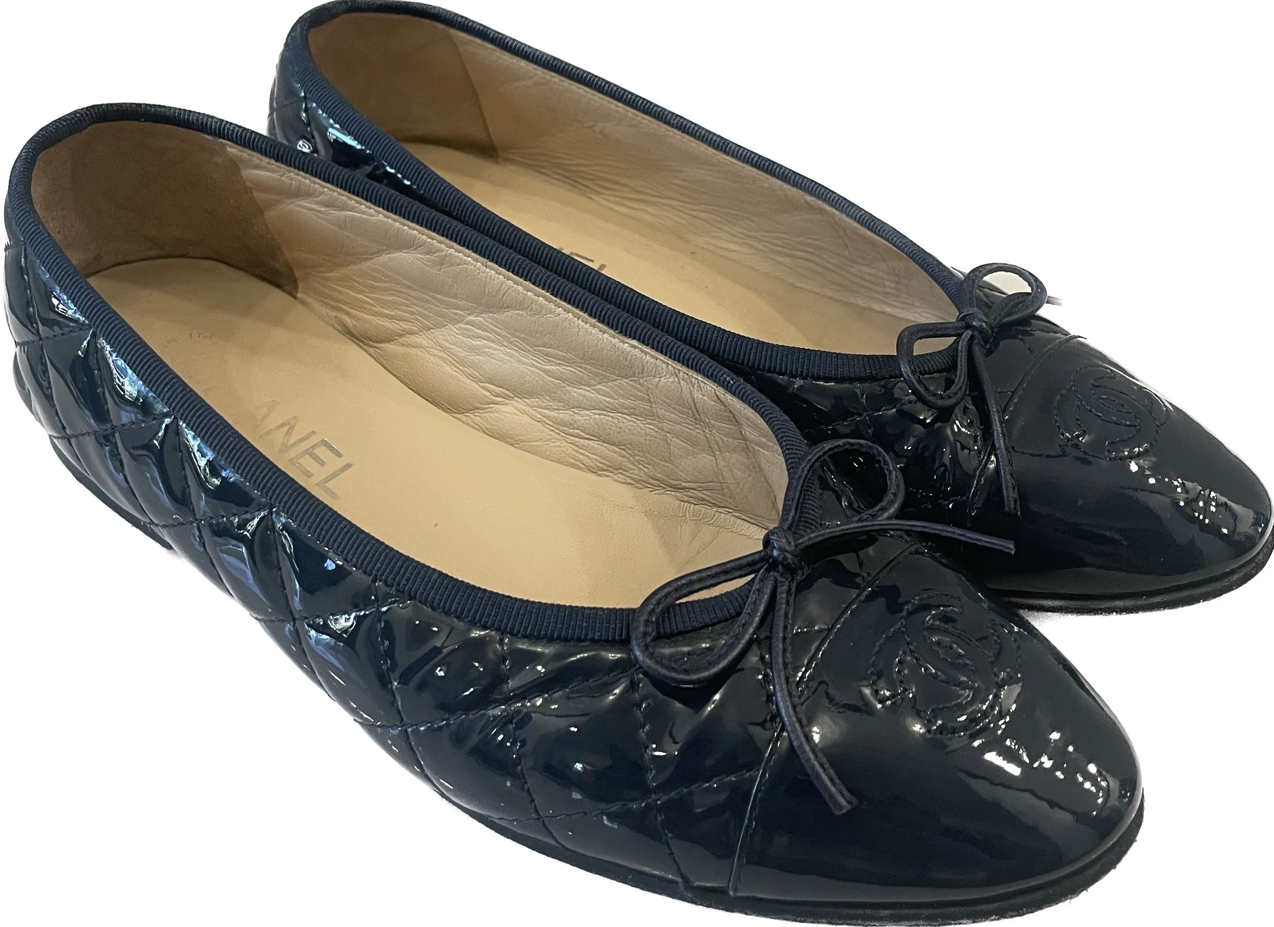 CHANEL QUILTED PATENT LEATHER CC CAP TOE BALLET FLATS