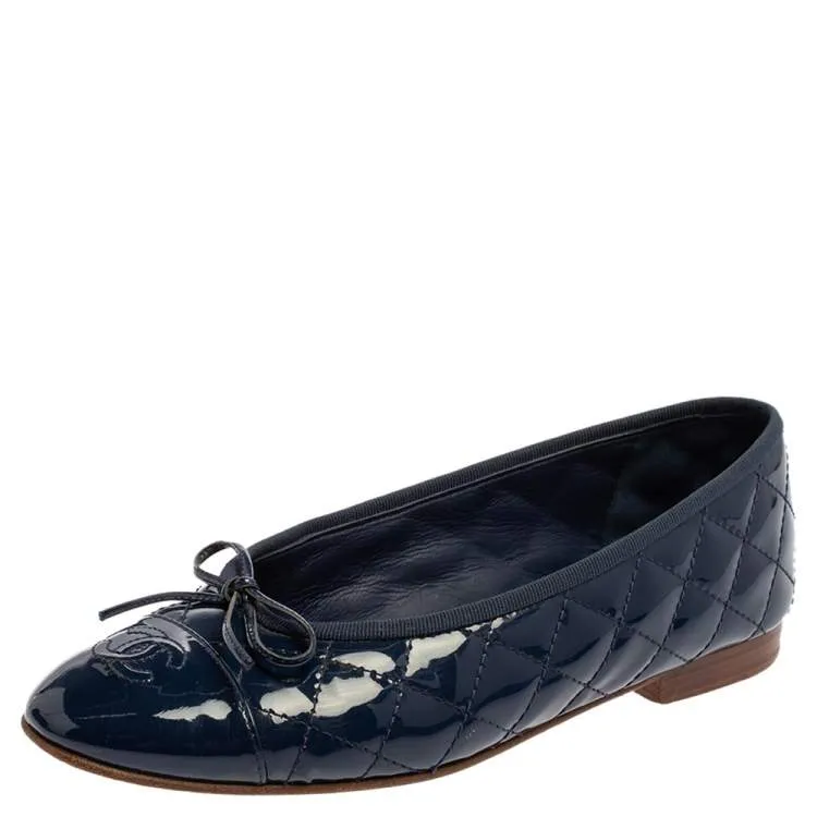 CHANEL QUILTED PATENT LEATHER CC CAP TOE BALLET FLATS