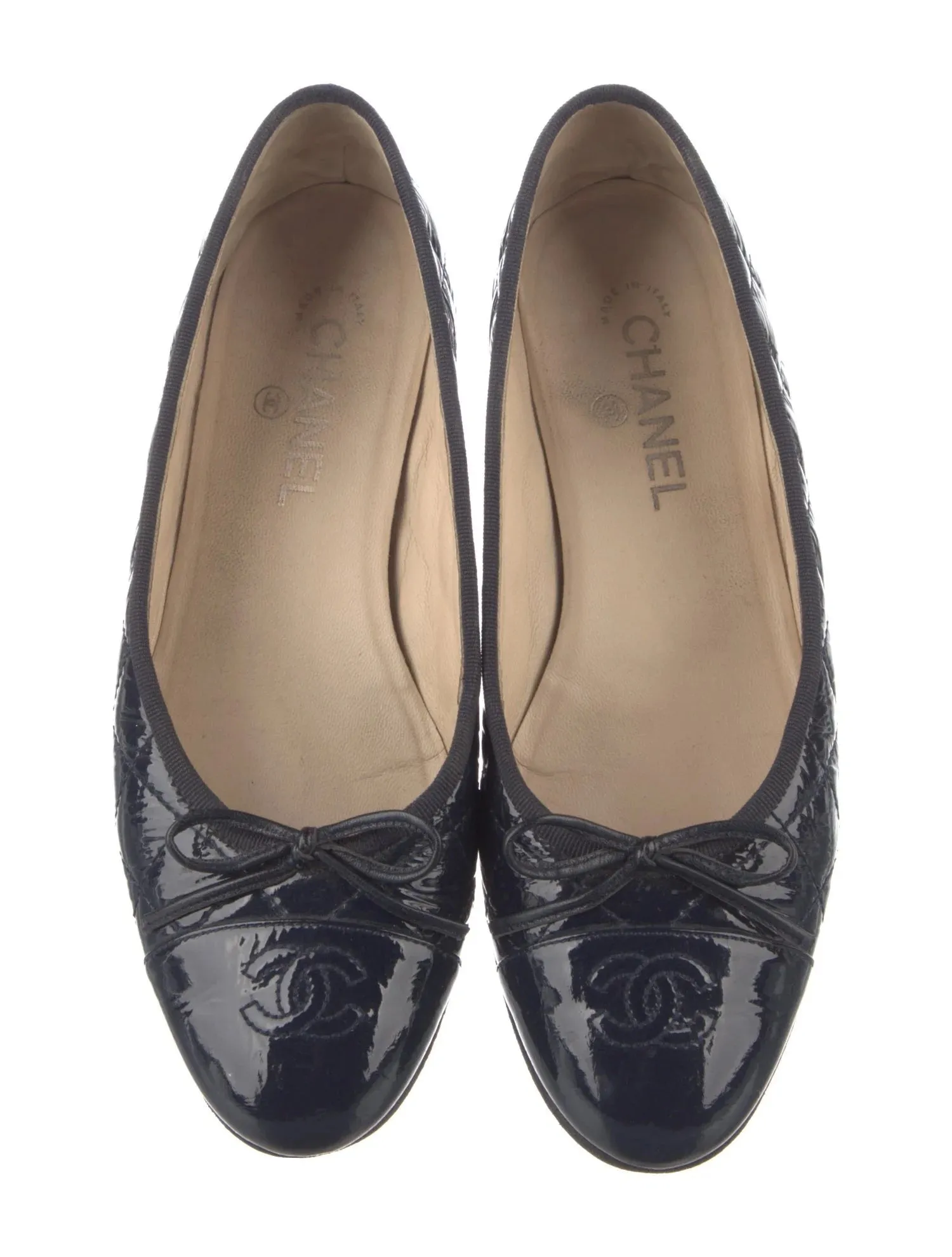 CHANEL QUILTED PATENT LEATHER CC CAP TOE BALLET FLATS