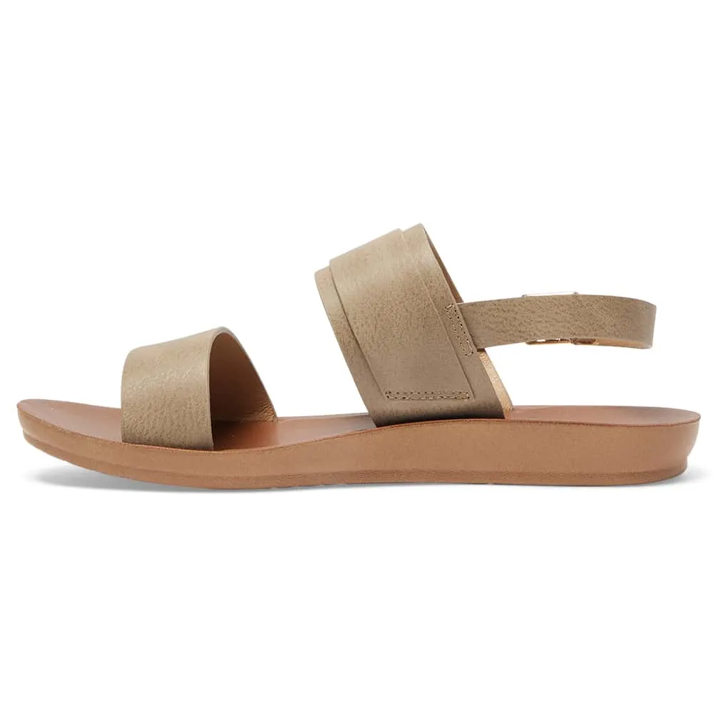 Grand Sandal in Taupe Smooth