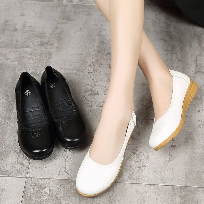 Hnzxzm Genuine Leather Shoes Women Flats Soft Woman Loafers Slip-on Cow Leather Women Flat Shoes Black White Plus Size 41 A4051