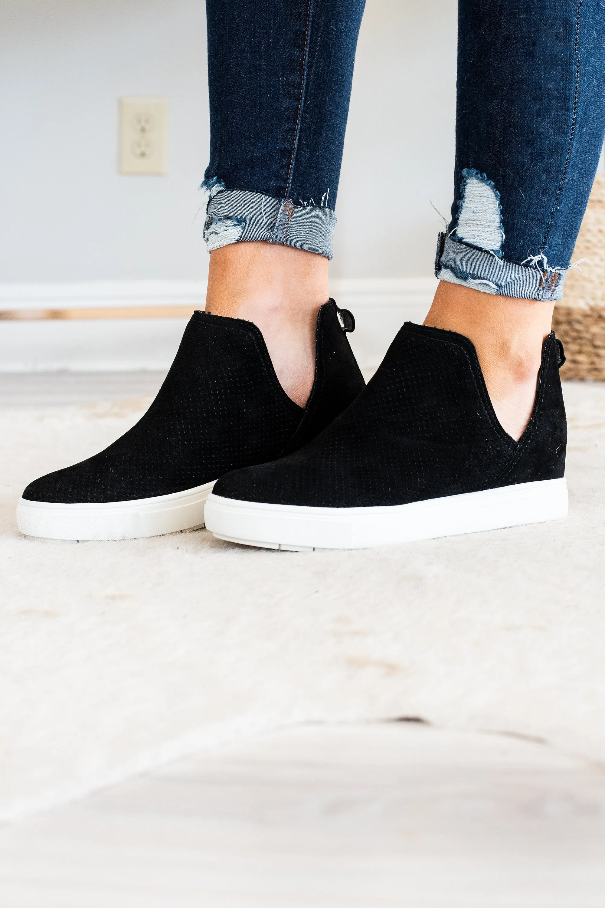 Steven By Steve Madden: Canares Black Sneakers