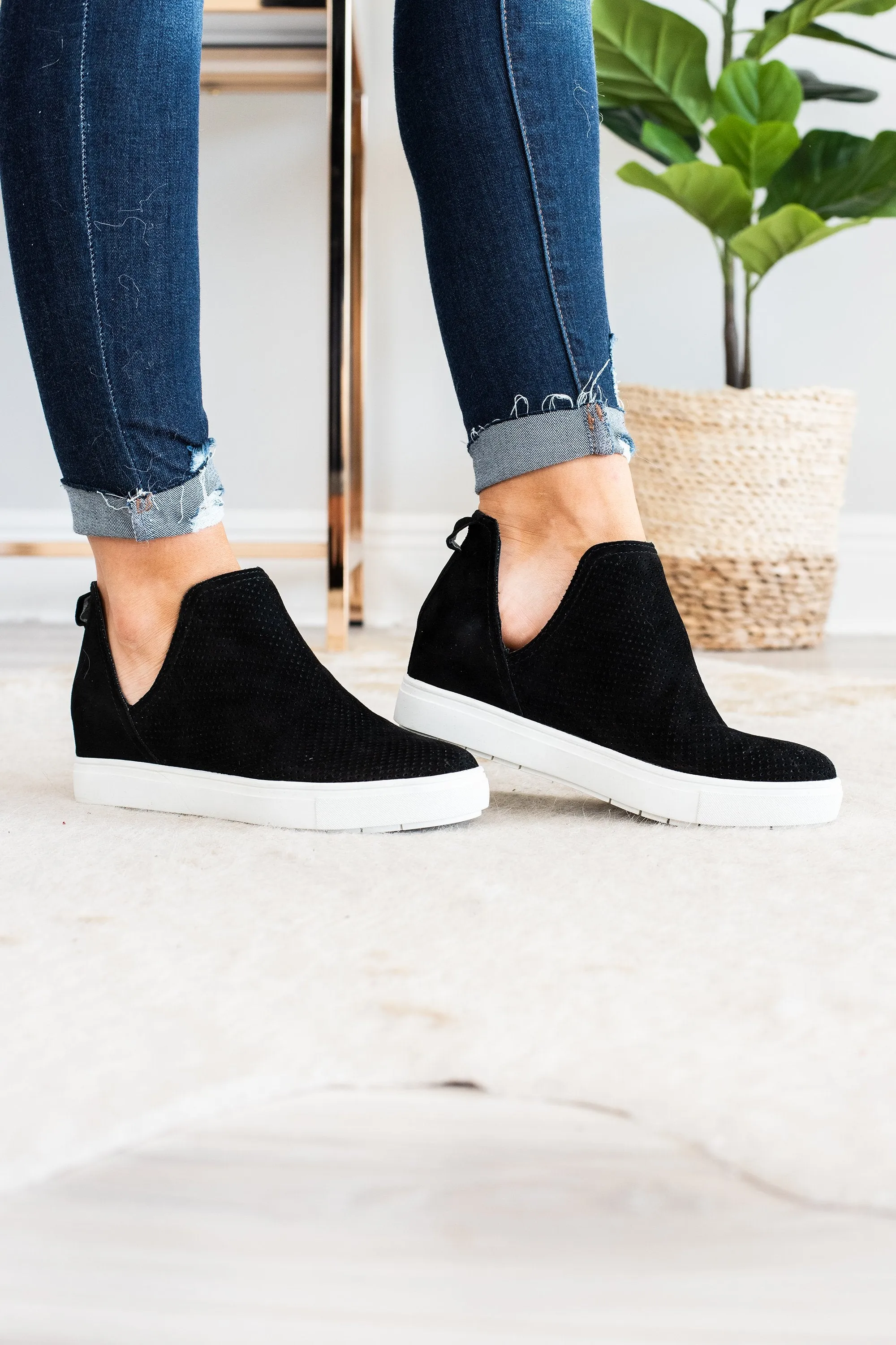 Steven By Steve Madden: Canares Black Sneakers